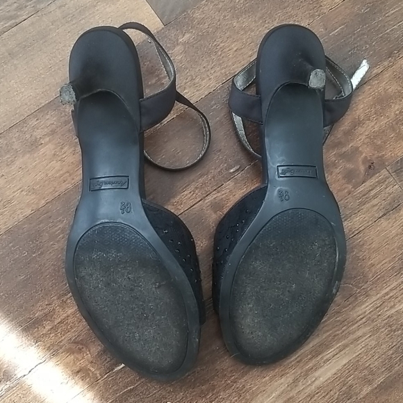 AE black heels with lace and beads - Picture 4 of 4